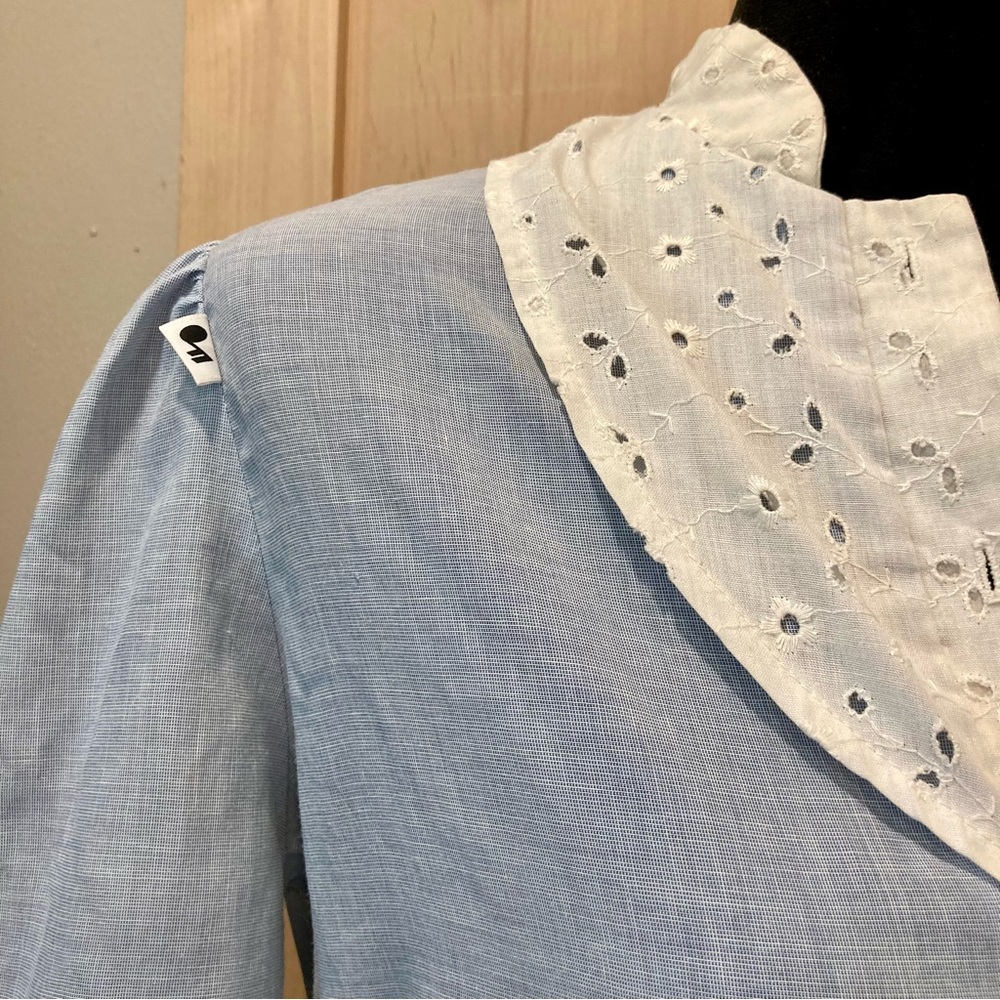 Vintage Blouse Light Blue with White Eyelet Trim and Puffy Shoulders - Picture 9 of 14